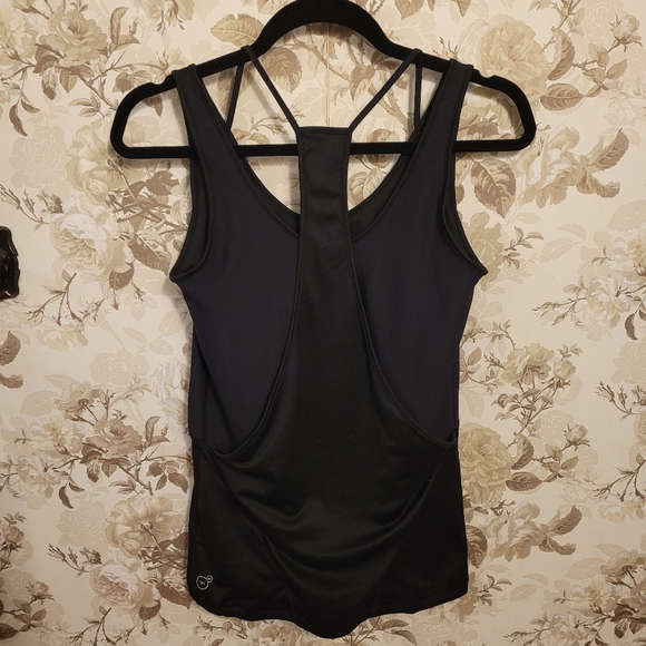 Puma work out shirt - size S - Picture 3 of 6